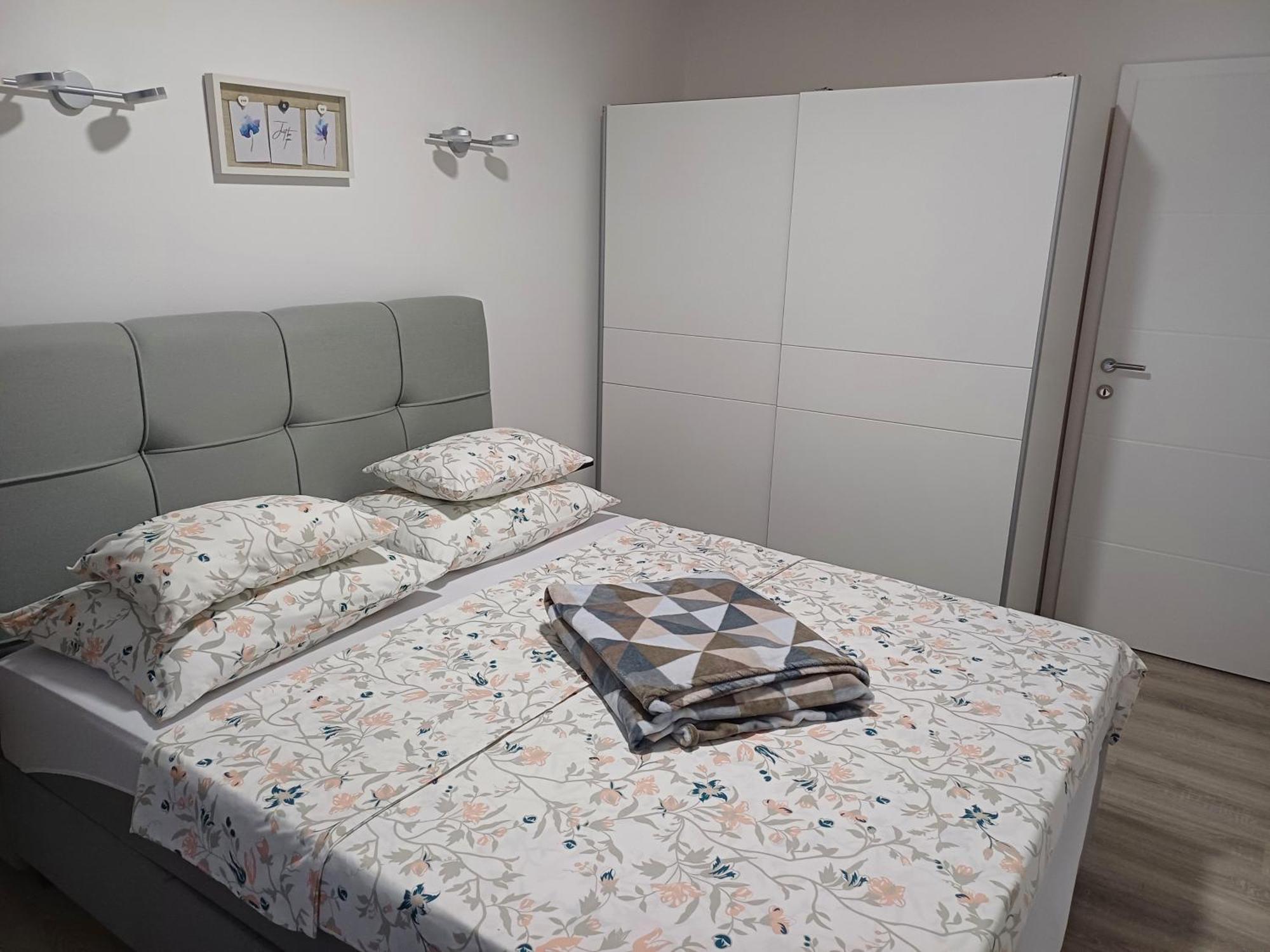 Apartmani Bulajic Krk Town Extérieur photo